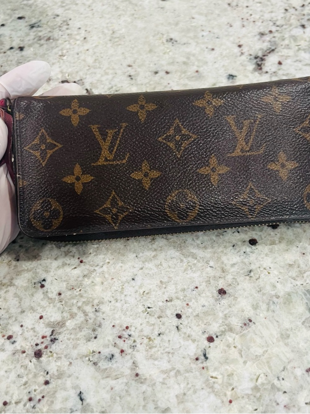 EUC 💯 Authentic Louis Vuitton Monogram Zip Card & Key Holder in Brown and Gold